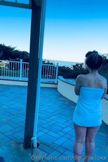 Full leaked Desiraefoxx private onlyfans photo