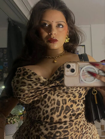 Full leaked Desiresdiary private onlyfans photo