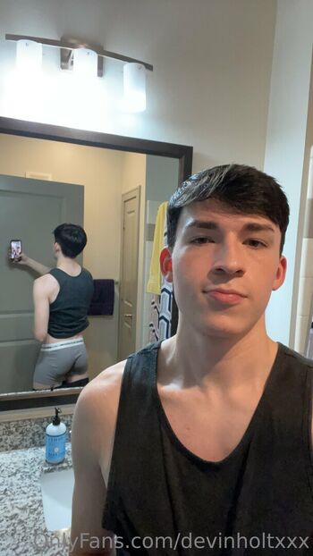 Full leaked Devinholtxxx private onlyfans photo