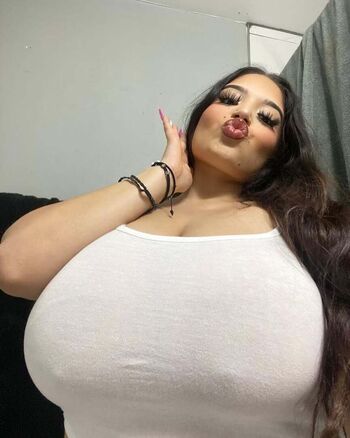 Full leaked Dezloaizaaa private onlyfans photo