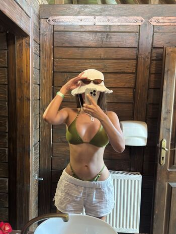 Full leaked Dianafirtea private onlyfans photo