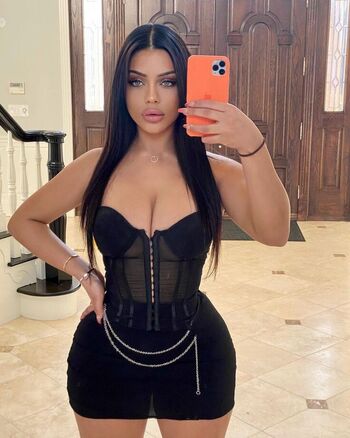 Full leaked Dina khalil private onlyfans photo