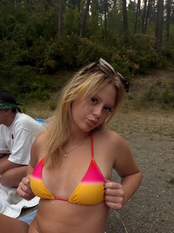 Full leaked Dinmammis private onlyfans photo