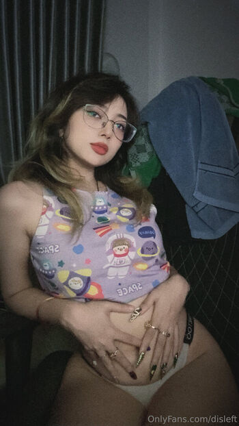 Full leaked Disleft private onlyfans photo