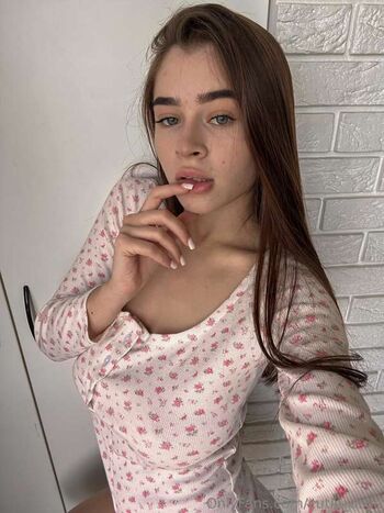Full leaked Dixie cute private onlyfans photo
