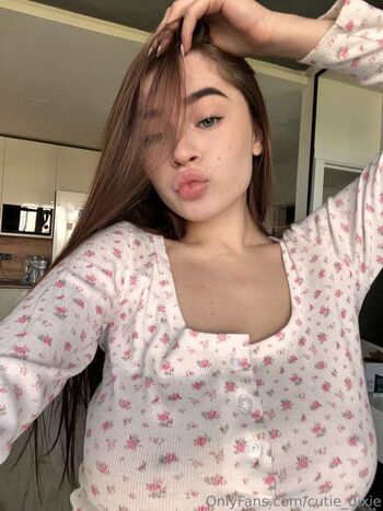Full leaked Dixie cute private onlyfans photo