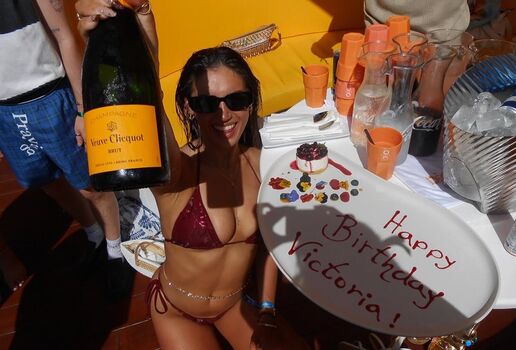 Full leaked Dj victoria peng private onlyfans photo