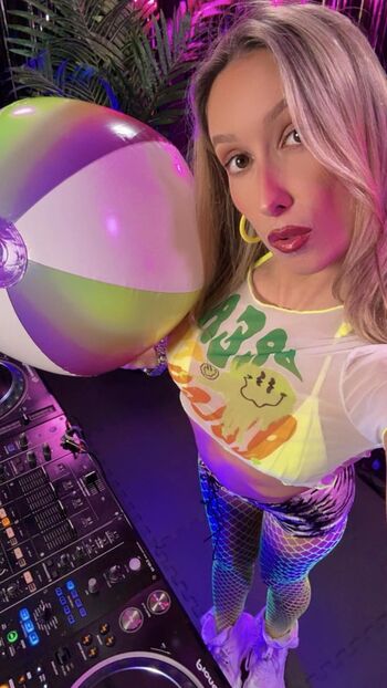 Full leaked Djmissshelton page private onlyfans photo