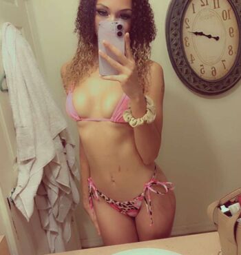 Full leaked Dollfacellea private onlyfans photo