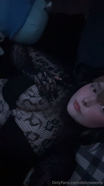 Full leaked Dollzieeevip private onlyfans photo