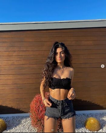 Full leaked Donya shabani private onlyfans photo
