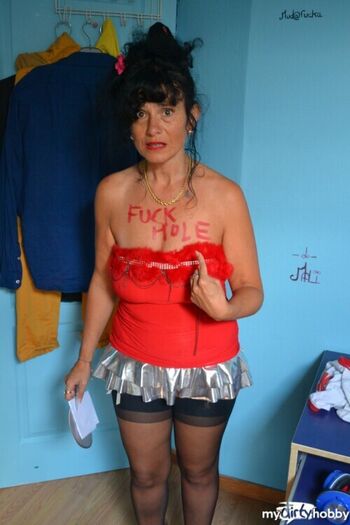 Full leaked Doormat girl private onlyfans photo