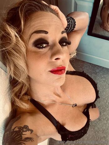 Full leaked Dr layla mikayla private onlyfans photo