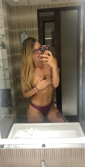 Full leaked Dream girl ellie page private onlyfans photo