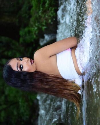 Full leaked Duhh itzzanu private onlyfans photo