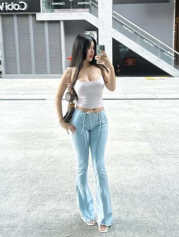 Full leaked Duyenn hipp private onlyfans photo