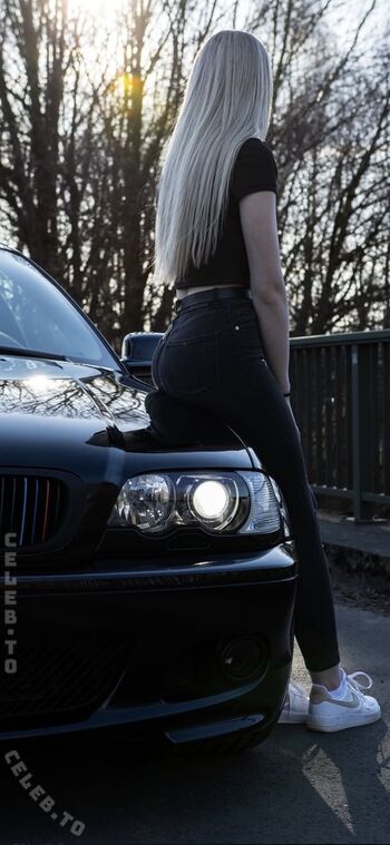e46_blondie