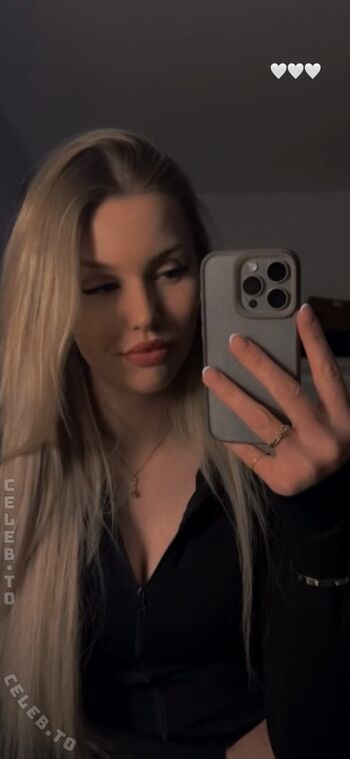 Full leaked E blondie private onlyfans photo