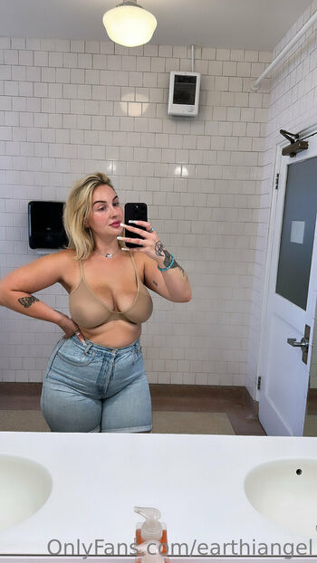 Full leaked Earthiangel private onlyfans photo