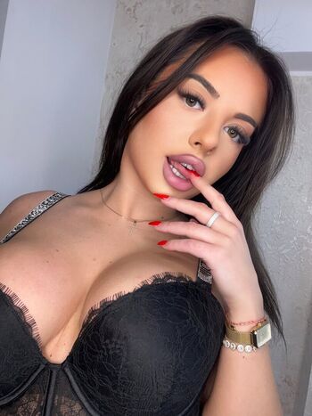 Full leaked Editholiviere private onlyfans photo