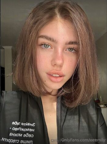 Full leaked Eeemily private onlyfans photo