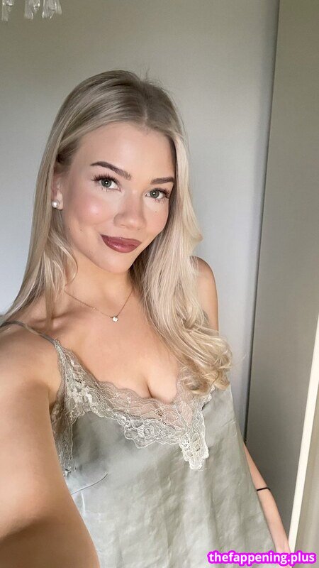 eeviex / ellaeeviex / https: / xeeeviex Φωτογραφία Γυμνών OnlyFans #1