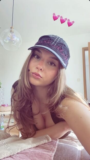 Full leaked Einfachlia private onlyfans photo