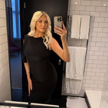 Full leaked El rowlandsxx private onlyfans photo