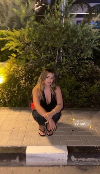Full leaked Elanur private onlyfans photo