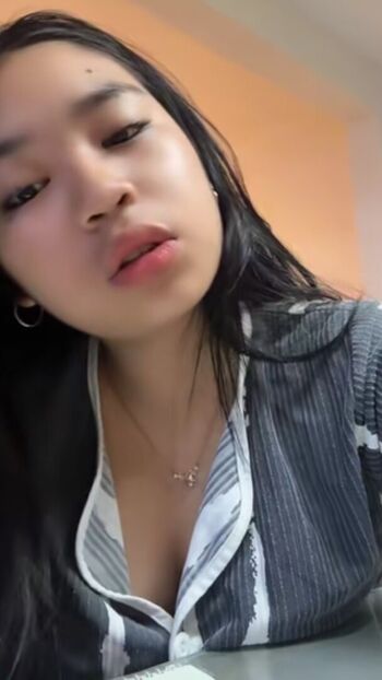 Full leaked Elara lyyy private onlyfans photo