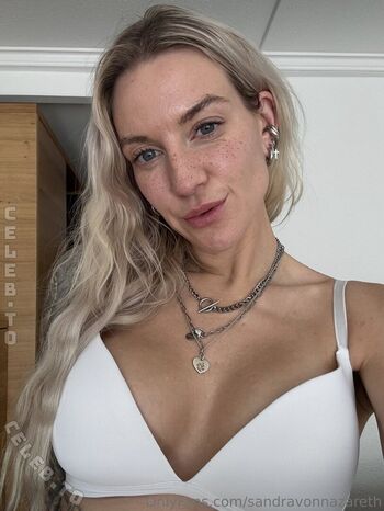 Elena_tight
