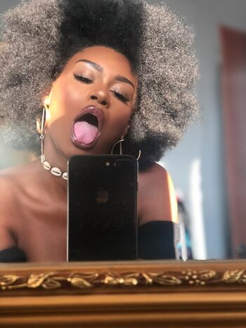 Full leaked Elinda san  page private onlyfans photo