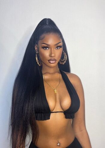 Full leaked Elinda san  page private onlyfans photo