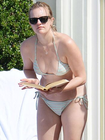 Full leaked Elisabeth moss private onlyfans photo