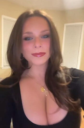 Full leaked Elizabeth owens page private onlyfans photo
