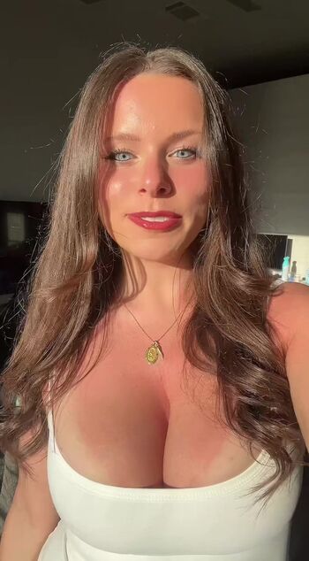 Full leaked Elizabeth owens private onlyfans photo