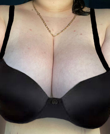 Full leaked Elizabrowne private onlyfans photo