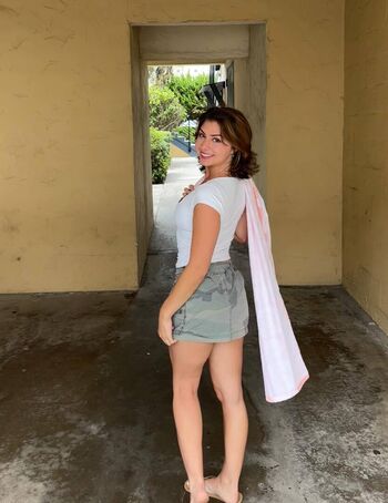 Full leaked Elizzle private onlyfans photo