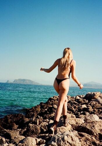 Full leaked Ellna a page private onlyfans photo