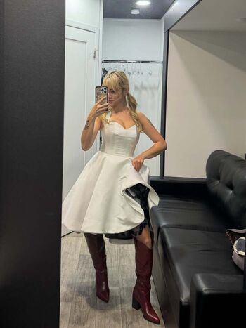 Full leaked Ella ballentine page private onlyfans photo
