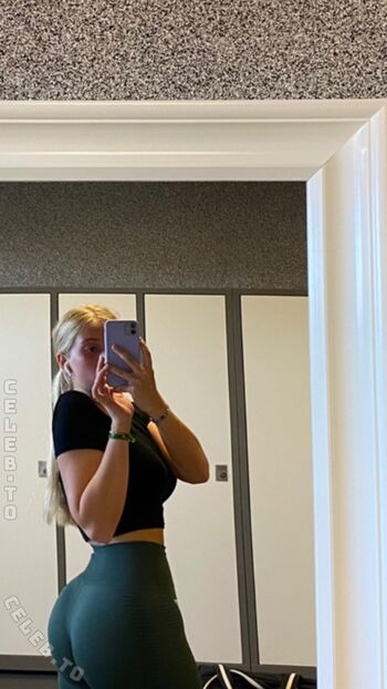 Full leaked Ella kania private onlyfans photo