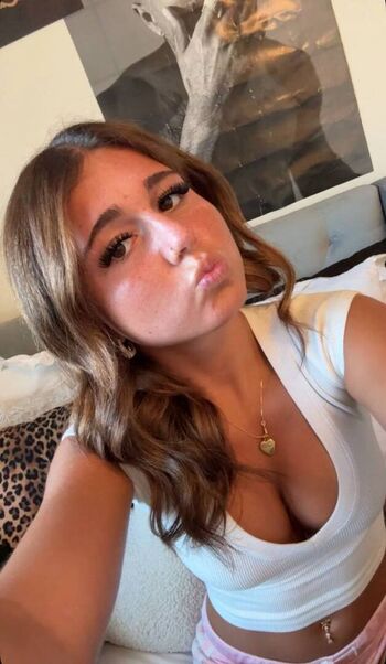 Full leaked Ellabk private onlyfans photo