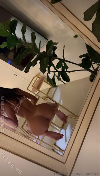 Full leaked Ellapetiteee private onlyfans photo