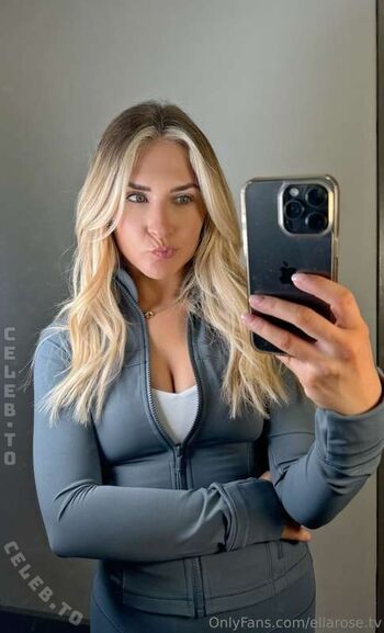 Full leaked Ellarose tv private onlyfans photo
