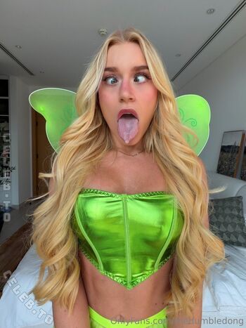 Elle Brooke