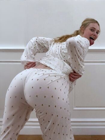 Full leaked Elle fanning private onlyfans photo
