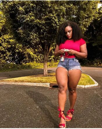 Full leaked Elle themuse private onlyfans photo