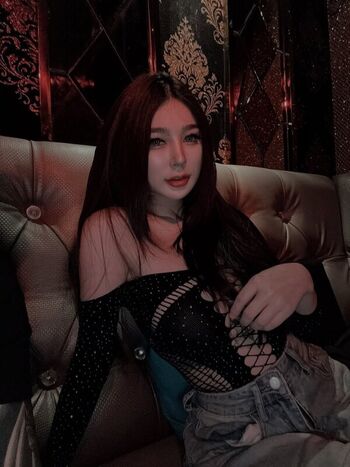 ellena_ling33