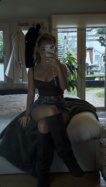 Full leaked Ellie dadd private onlyfans photo