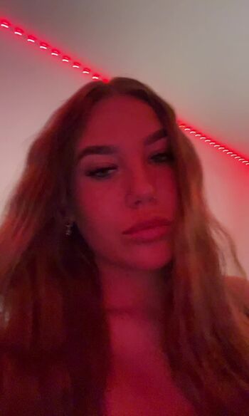 Full leaked Ellie robinson private onlyfans photo
